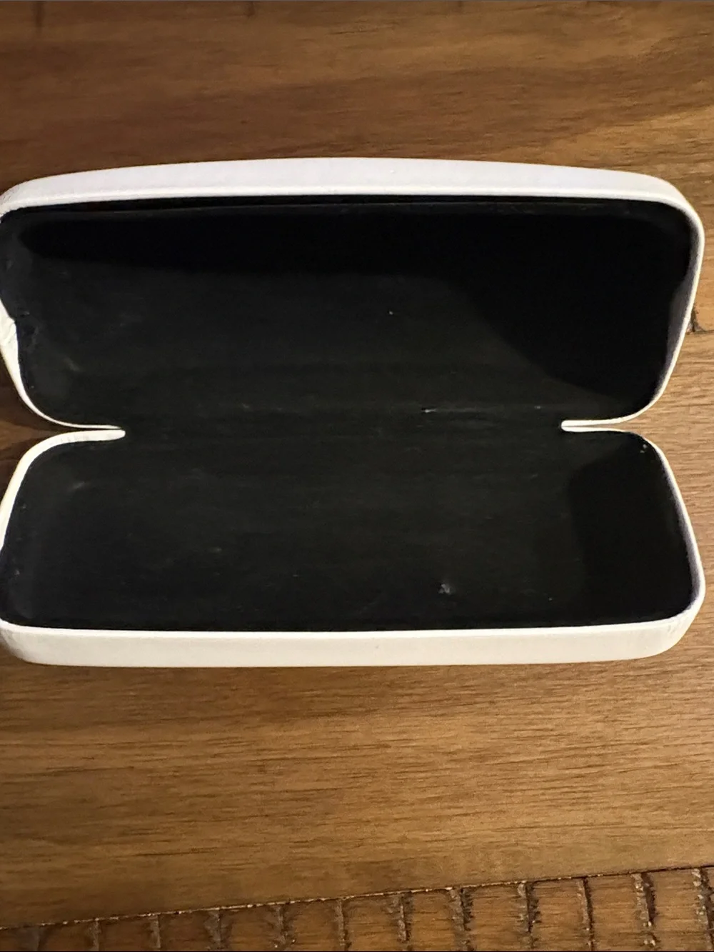 Nine West Glossy White Hard Eyeglass Case